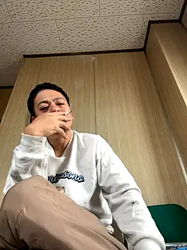 muut1215 online show from November 1, 6:06 am