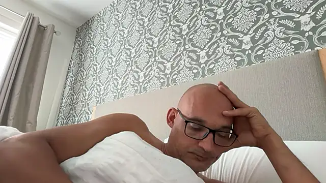 halfcastlad online show from November 10, 9:47 am