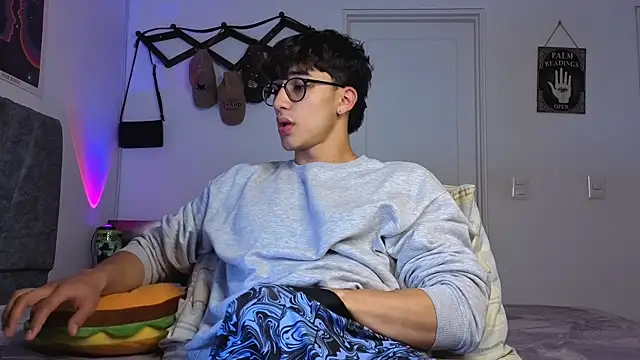 LatinReall online show from January 9, 3:34 am