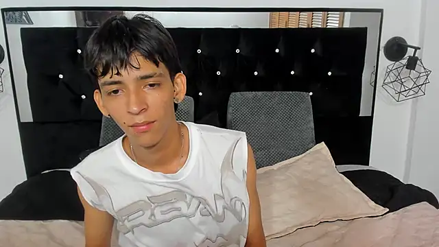 Sebas cat online show from October 15, 1:24 am