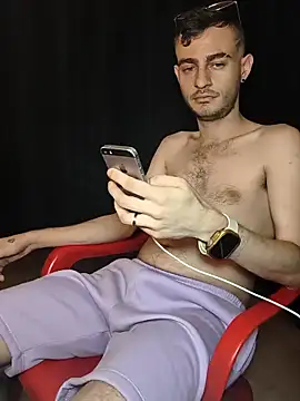 bigcockwhite777 online show from November 25, 7:38 pm