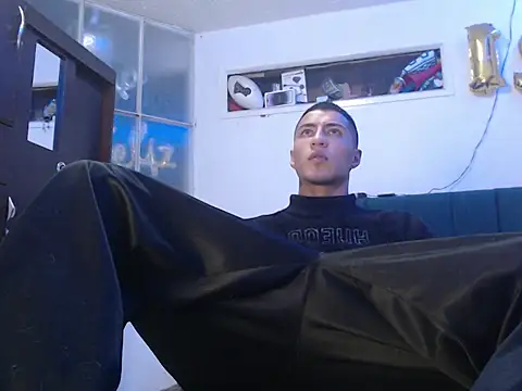 man porn13 online show from October 28, 4:37 am