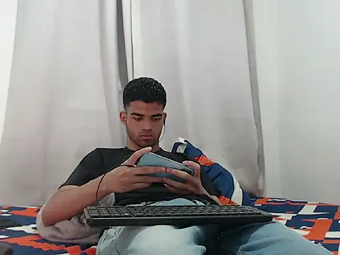 camillo beischel  online show from September 15, 6:09 pm