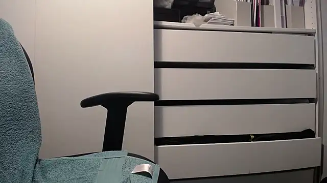 Colbaker6969 online show from December 19, 1:19 pm