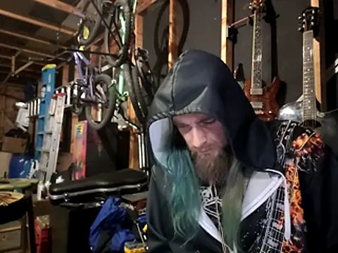 thejuicybacon online show from November 14, 6:59 am