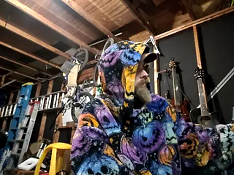 thejuicybacon online show from February 17, 7:18 am