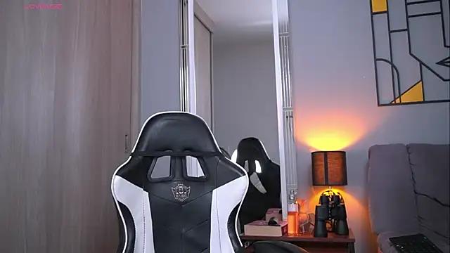 tyler muscle1 online show from April 21, 2:51 am