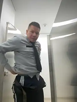 Manu0586 online show from February 13, 7:25 am