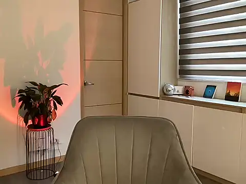 sweettaaron01 online show from October 17, 5:17 pm