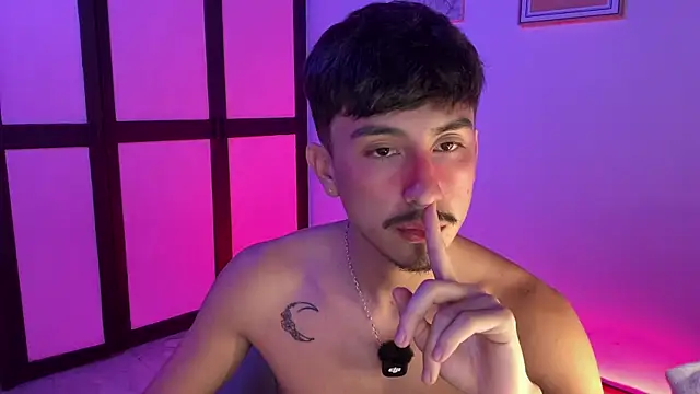 sweettaaron01 online show from January 10, 4:28 am