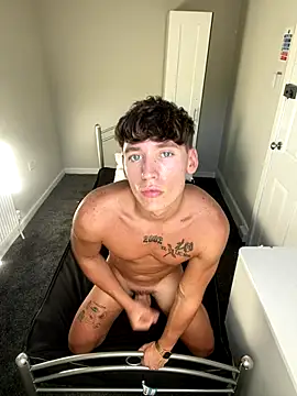 Snapshot of naughtyboy0124 chatting on September 17, 3:24 pm naughtyboy0124 online show from September 17, 3:24 pm