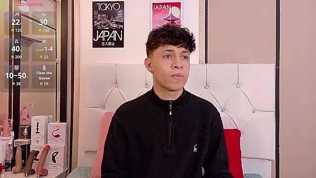 Axel  Evans online show from December 1, 1:03 pm