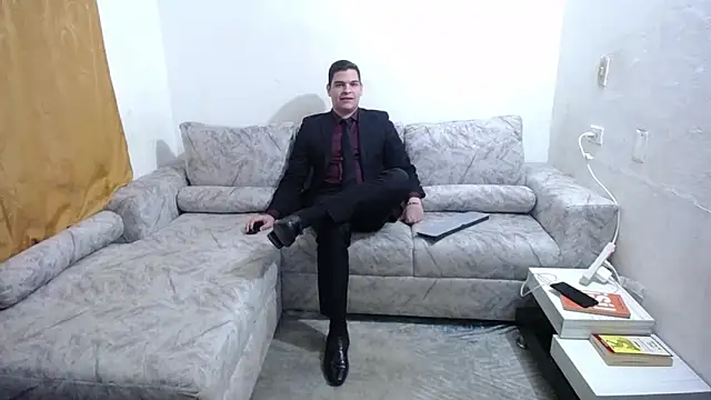 Victor Maitland online show from October 31, 4:47 am