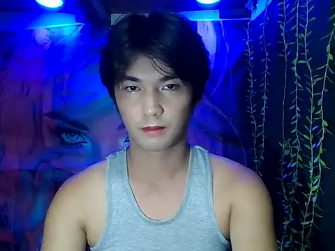 urhalfguyxx online show from January 7, 5:40 pm