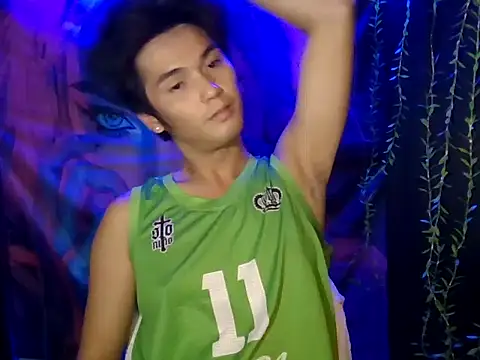 urhalfguyxx online show from November 27, 6:50 am