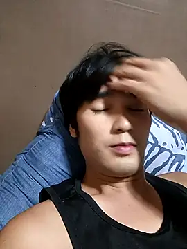 urhalfguyxx online show from January 5, 6:00 pm