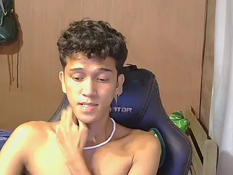 kenbigcockxx online show from December 18, 1:18 pm