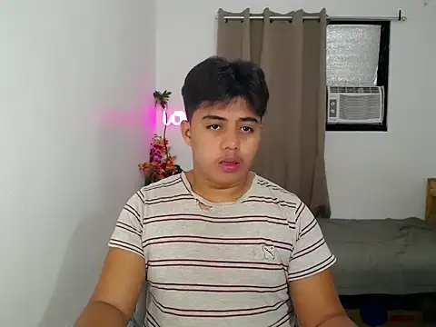 Hugecock2hundle intown online show from November 7, 2:20 pm