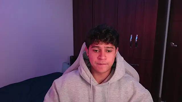 domsantiago  online show from October 8, 2:27 am