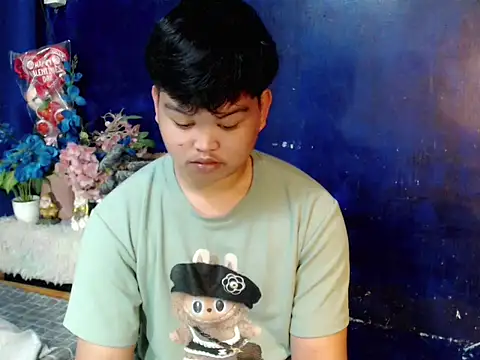 Reynelcock online show from February 27, 5:23 pm