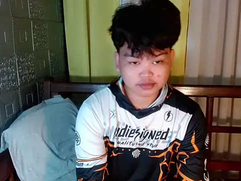 Reynelcock online show from November 2, 10:14 pm