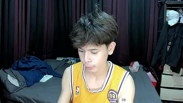 hotfreshdior online show from January 7, 6:13 pm