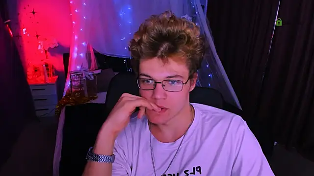 lucas long  online show from January 5, 5:27 pm