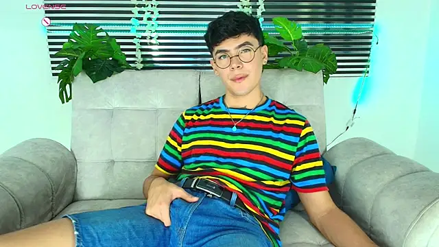 CamiiGuzmanX online show from January 15, 9:17 pm