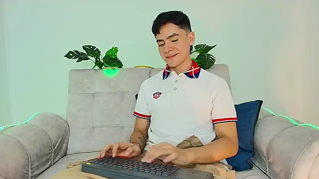 CamiiGuzmanX online show from September 9, 9:57 pm