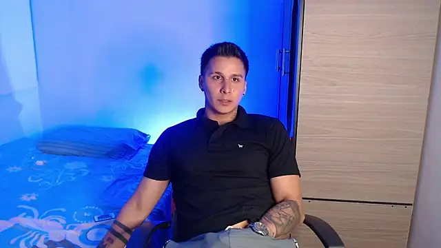 valentinosex1 online show from January 8, 9:53 pm