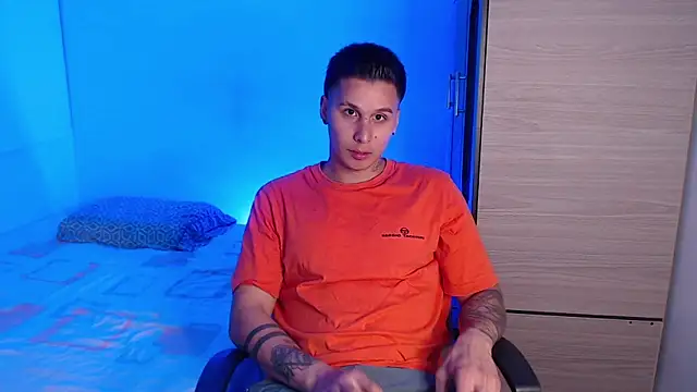 valentinosex1 online show from December 21, 10:40 pm