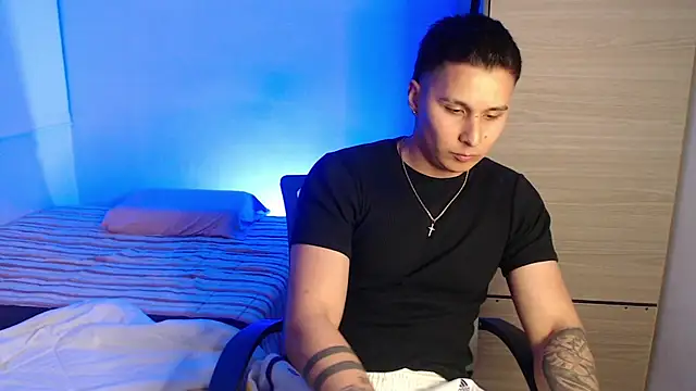 valentinosex1 online show from February 16, 11:36 pm