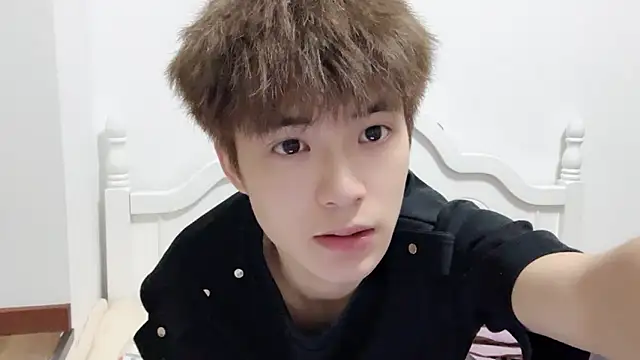 Snapshot of linger2563 chatting on October 8, 1:26 pm linger2563 online show from October 8, 1:26 pm