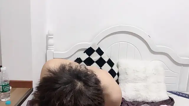 Snapshot of linger2563 chatting on September 18, 2:41 pm linger2563 online show from September 18, 2:41 pm