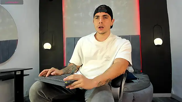 Liam walk  online show from September 23, 9:58 pm