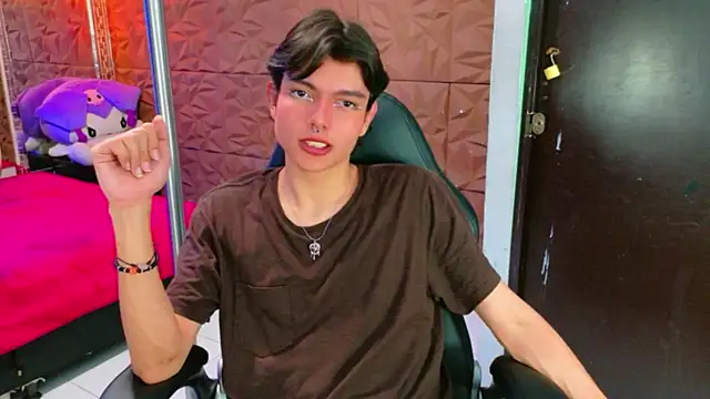 alandelrey57 online show from February 21, 8:59 am