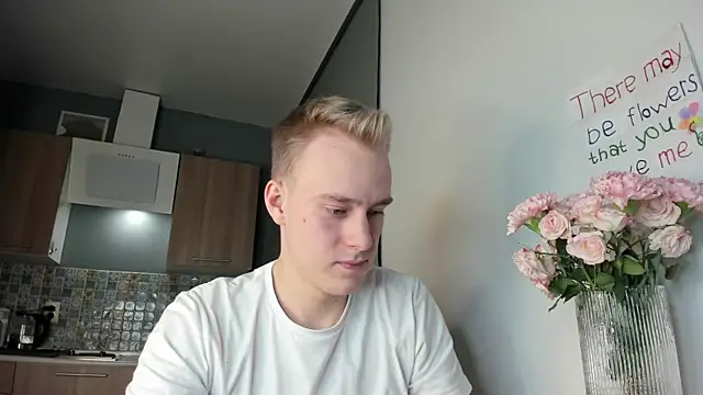 Snapshot of Kevin_Young_Cat chatting on October 11, 4:00 pm Kevin Young Cat online show from October 11, 4:00 pm