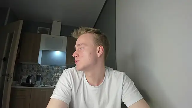 Snapshot of Kevin_Young_Cat chatting on September 21, 8:20 pm Kevin Young Cat online show from September 21, 8:20 pm