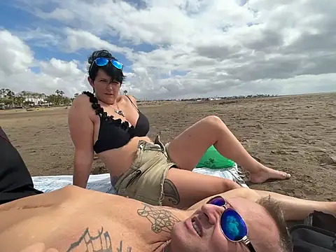 Hisanalqueen3747 online show from April 26, 10:12 am