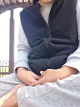 starvingo2002 online show from November 9, 4:49 am