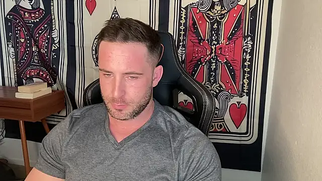 brettmycles28 online show from January 7, 11:32 pm