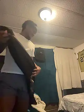 tyrek5051 online show from December 4, 1:29 pm