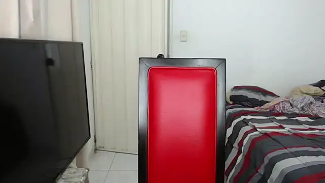 Alex mojica online show from November 19, 7:30 am