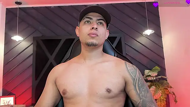 marco garciia  online show from February 5, 11:23 pm