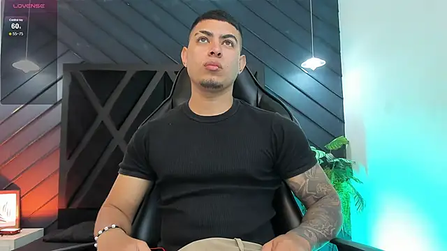 marco garciia  online show from December 2, 11:21 pm