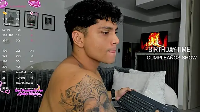 Nicolasmontoya16 online show from January 16, 4:15 am