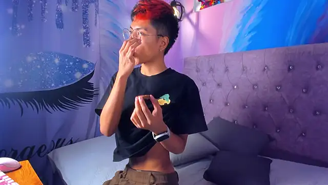 MaxiWildd online show from October 20, 1:37 pm