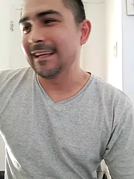 Bradd 32 online show from September 14, 6:32 pm