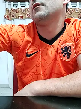 Bradd 32 online show from November 13, 2:49 am