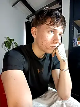 Logan sixxer online show from September 13, 5:25 pm